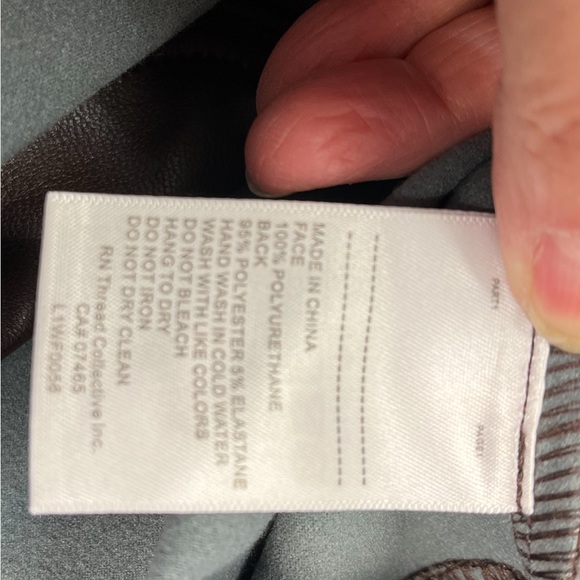 NWT Size Med Laundry by Shelli Segal 
Women's Faux Leather Pull-On Pants - Picture 7 of 7